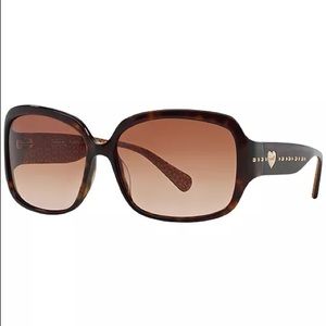 More pictures of the sunglasses!